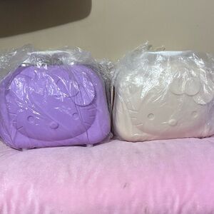 Sale! Hello Kitty hard shell zippered makeup/travel case new